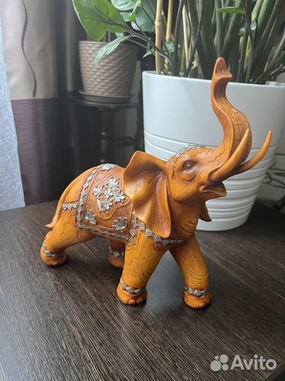 Статуэтка слон