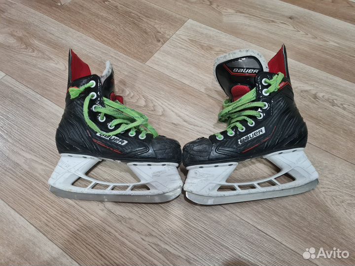 Продам коньки хоккейные bauer NSX детские