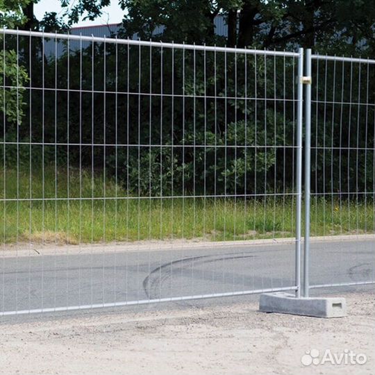 Металлическое ограждение для стройки