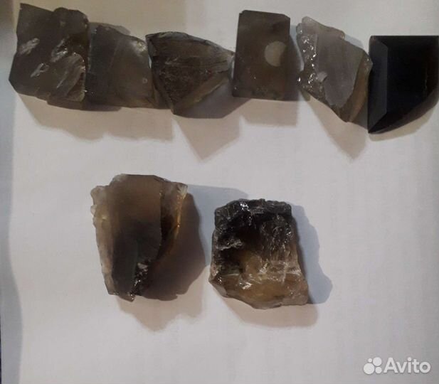 Раухтопаз необработанный дымчатый кварц