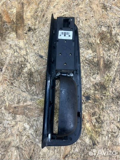 Блок управления стеклоподъемниками передний левый