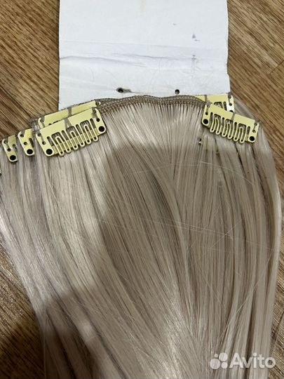 Волосы на заколках