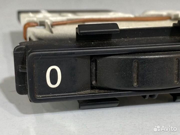 Регулятор воздуха правый Volkswagen Touareg 7L