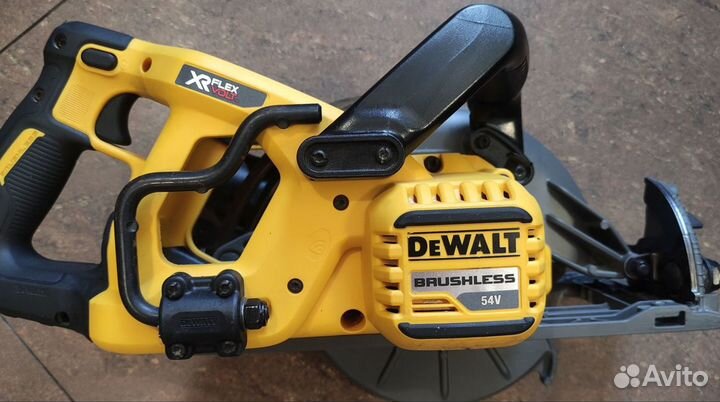 Циркулярная пила dewalt DCS 577