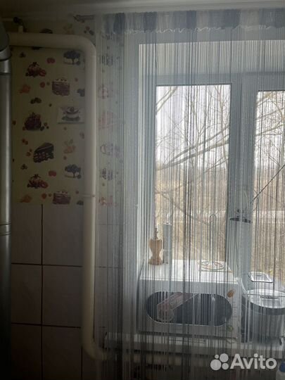 Тюль и карниз