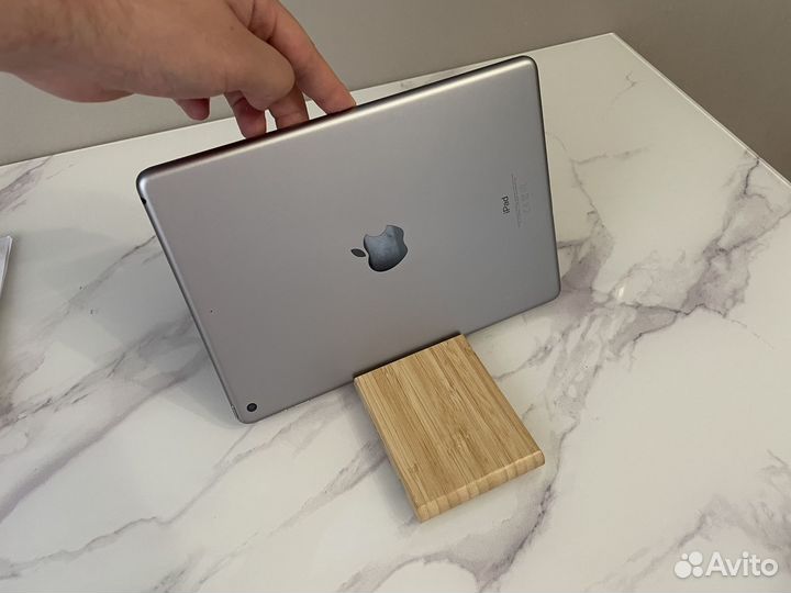 iPad 6 поколения (2018 ) - 128 гб