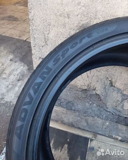 Yokohama Advan Sport V105 275/35 R22 104Y