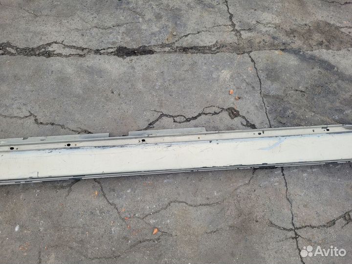 Накладка правого порога на Volvo S80