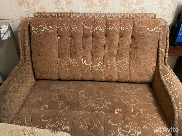 Диван