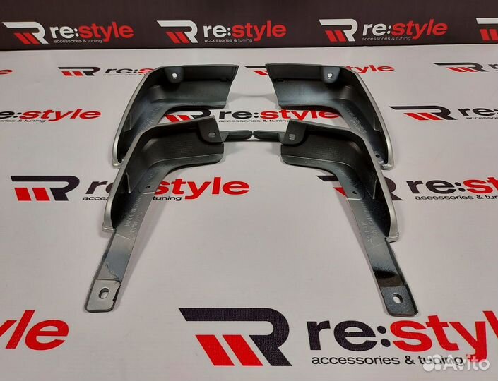 Брызговики Toyota Ractis 120 R304