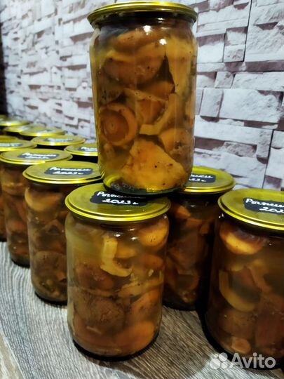 Грибы маринованные рыжики
