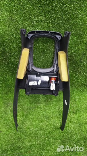 Консоль кпп Volkswagen Passat седан AMX 2003