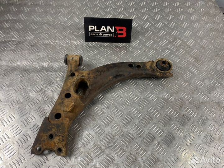 Рычаг подвески нижний передний левый Toyota Carina