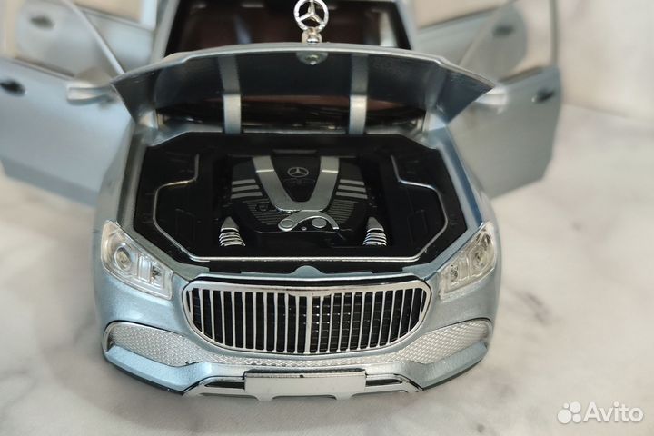 Металлическая машинка Mercedes Benz Maybach