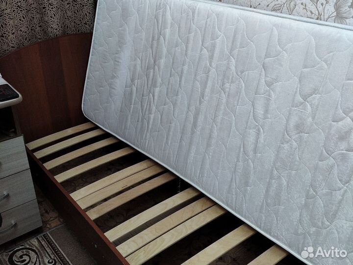 Кровать с матрасом бу