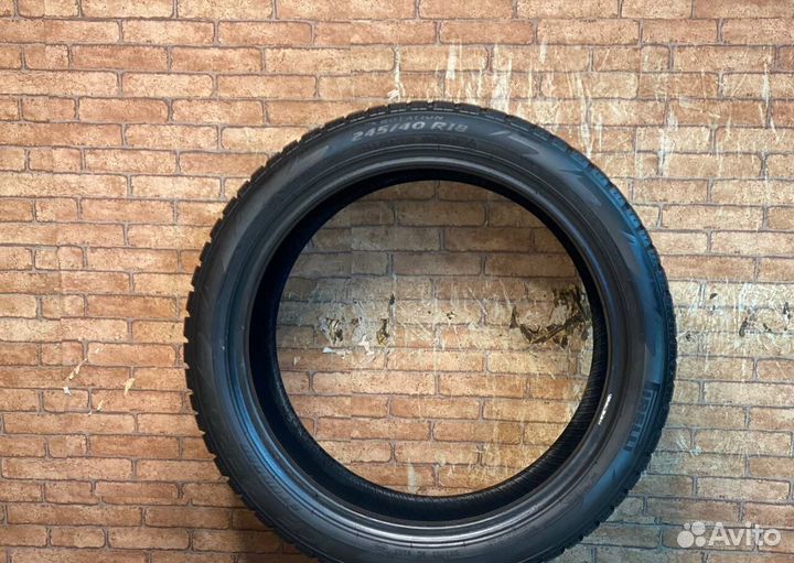 Pirelli Ice Zero 245/40 R18