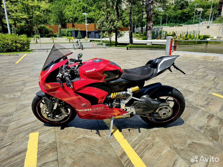 Ducati panigale v2