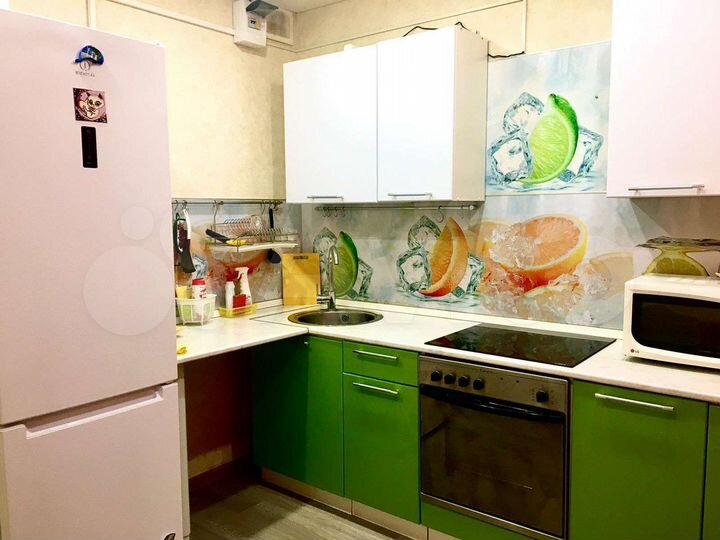 2-к. квартира, 56 м², 1/10 эт.