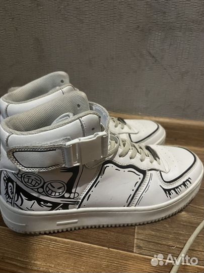 Женские кроссовки размер 39