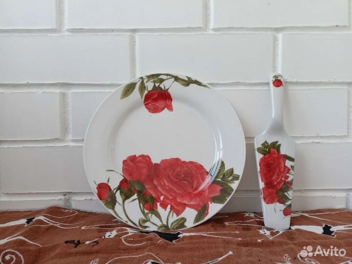 Тортница с лопаткой