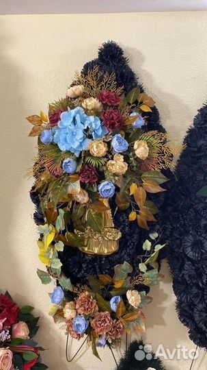 Цветы венки таблички ленты