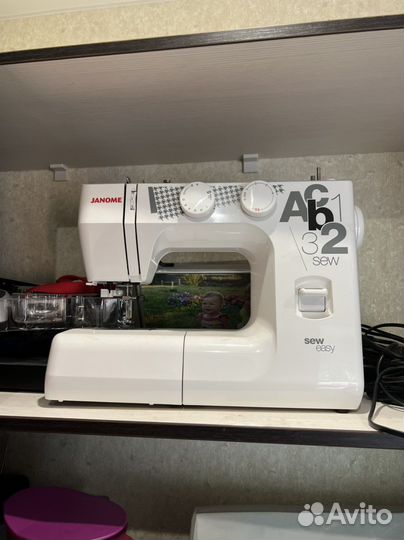 Швейная машина Janome