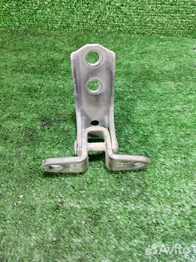 Петля двери передняя правая Mitsubishi Asx