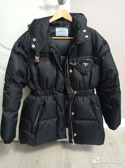 Пуховик Prada женский зимний