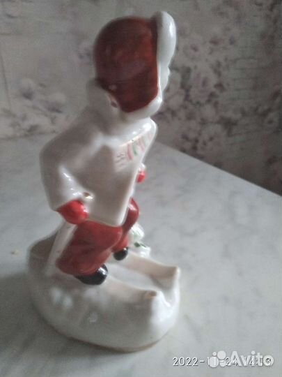 Мальчик на лыжах за ёлкой винтаж зкх Полонное