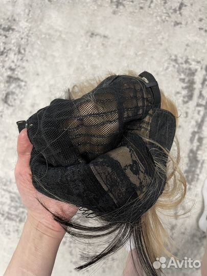 Парик с натуральным пробором двухцветный