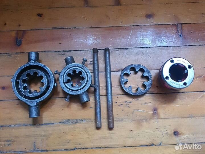 Плашки 2шт.клуппы 4ш.Приспособление нарезки резьбы