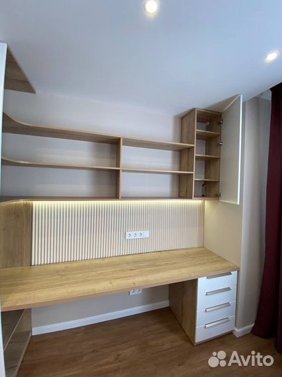 Шкаф на заказ с рабочей зоной