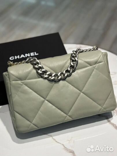 Сумка женская Chanel 19