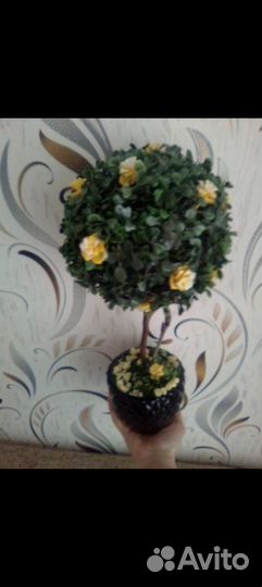 Искусственное дерево в горшке