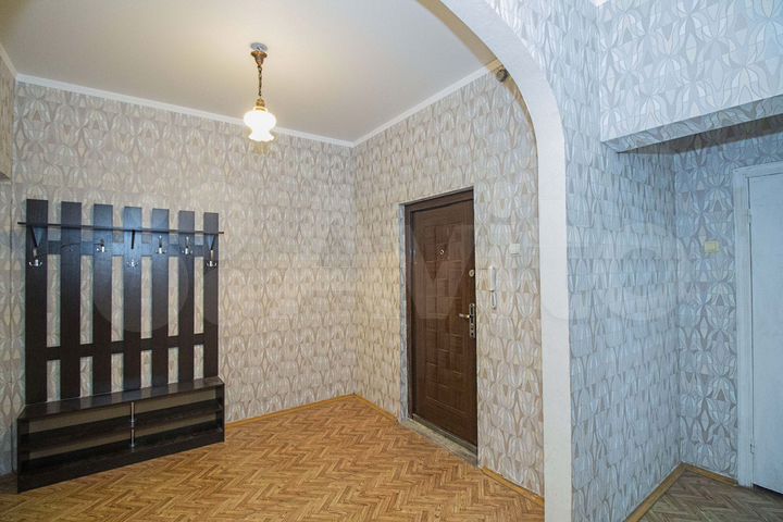 3-к. квартира, 83 м², 2/3 эт.