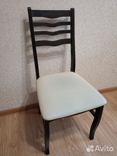 Стул деревянный б/у