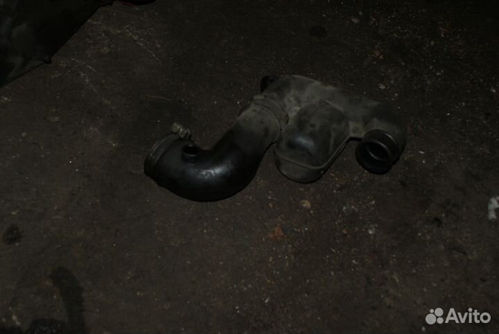 Патрубок воздушного фильтра Toyota Carina E