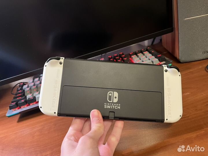 Nintendo Switch Oled (новый, прошитый)