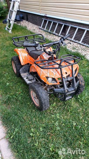 Детский квадроцикл на аккумуляторе