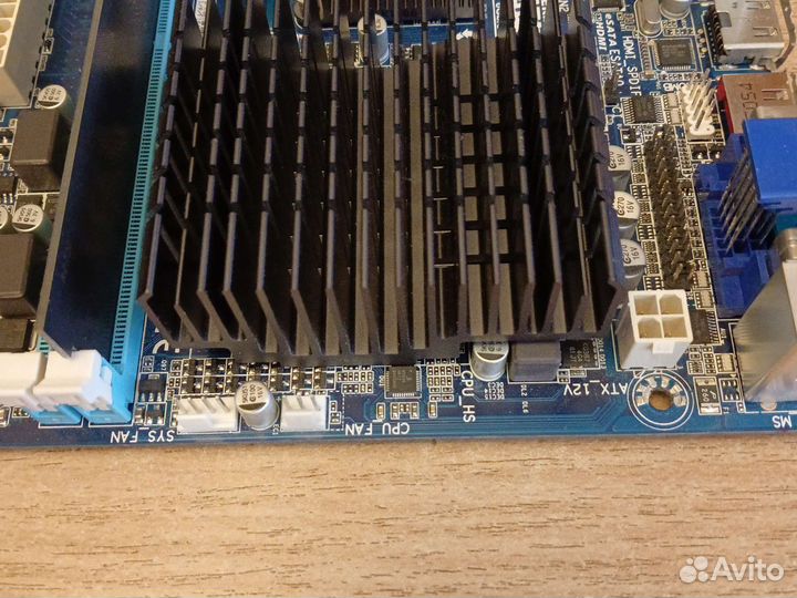 Материнская плата с процессором и памятью DDR3