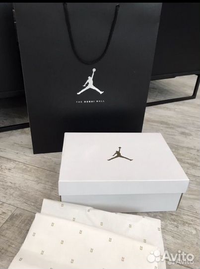 Пакет Karl Lagerfeld, Jordan, Gucci, цум