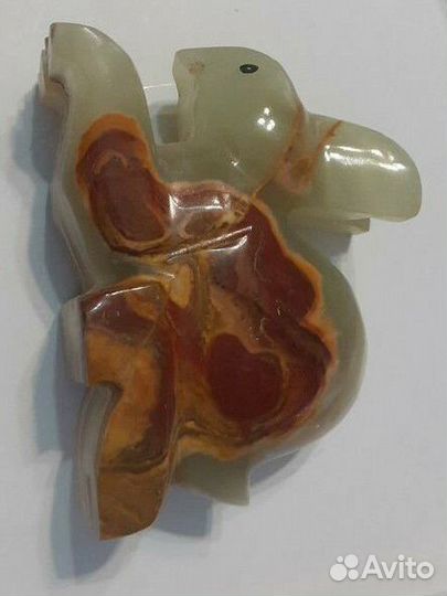 Нефритовые сувениры лошадь и заяц