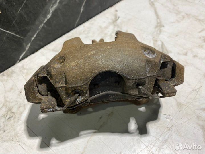 Суппорт тормозной передний левый Renault Sandero