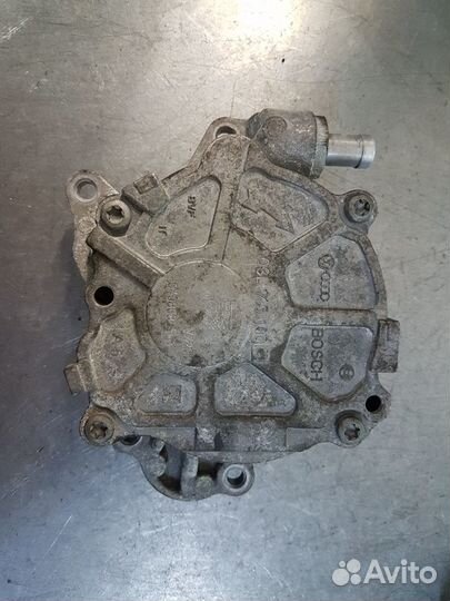 Насос вакуумный VAG 03L145100 VW Audi Skoda 2,0TDI