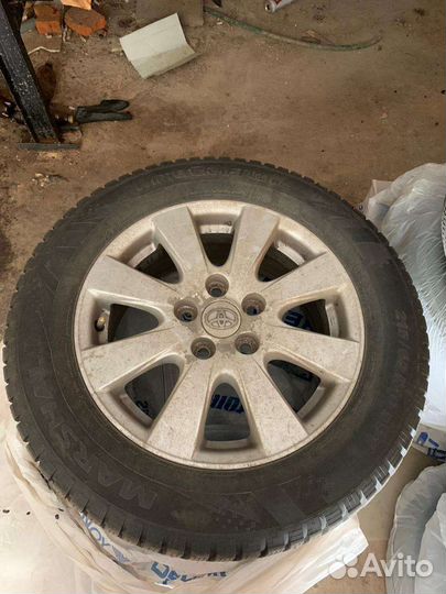 Marshal WinterCraft Ice WI31 215/60 R16 99T