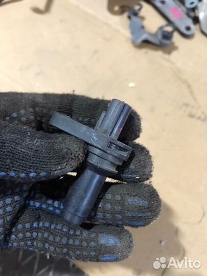 Датчик положения коленвала Nissan Murano Z51