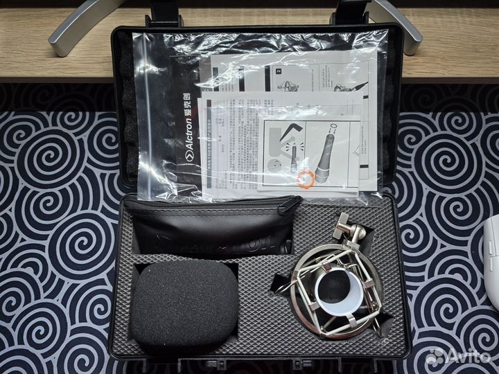 Студийный конденсаторный микрофон Alctron MC001