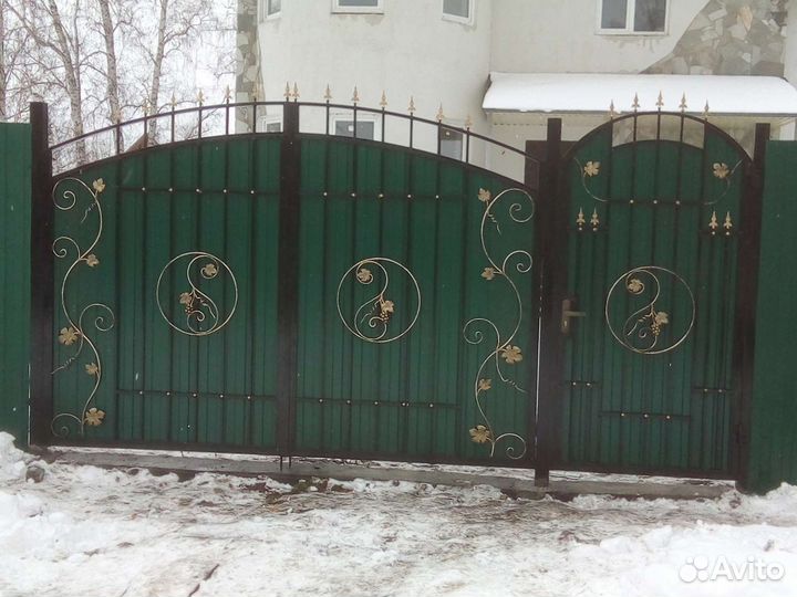 Кованые металлические ворота