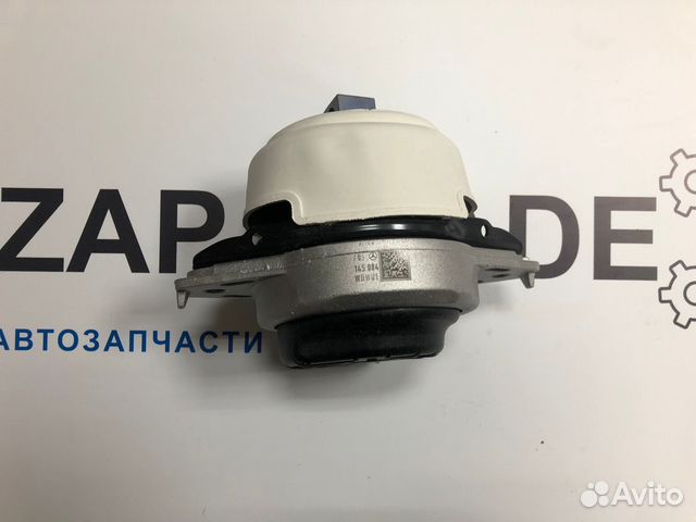 Опора двигателя левая (A1662407717)