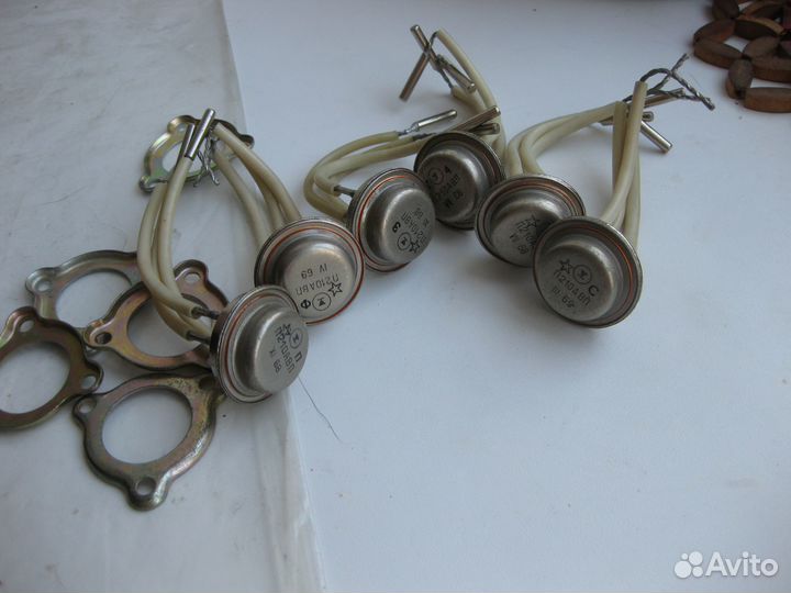 Транзисторы П210 авп (6 шт.)